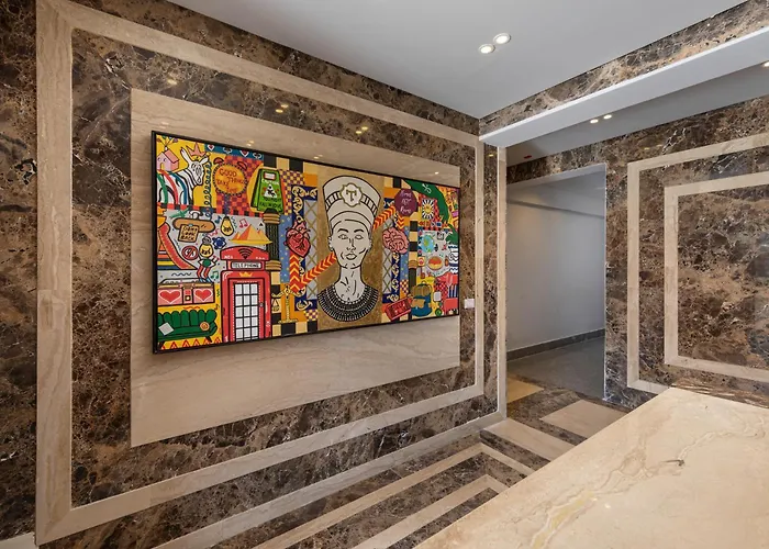 Travelholic 90 Residence
